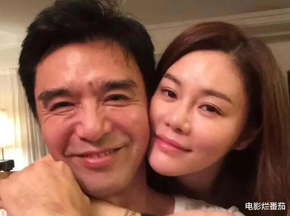 萧敬腾求婚大14岁经纪人，牵出明星和经纪人关系，只能用复杂形容