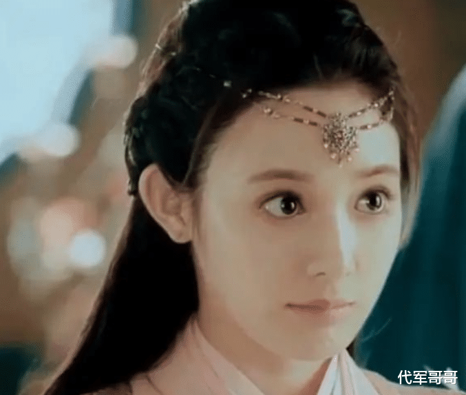 33岁的彭小苒,终于为自己的“整容”付出了代价