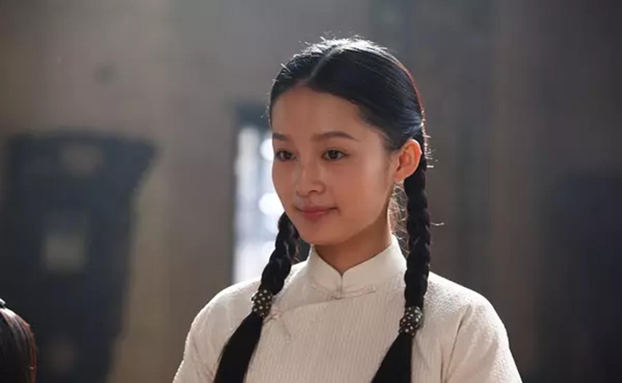 李沁|4位貌美的女明星,当女二浪费,当女一被骂