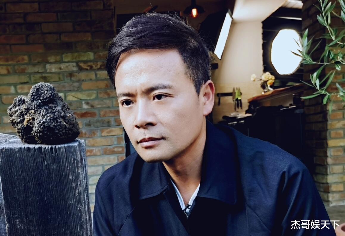 《中餐厅》首播,2人是节目灵魂,2人是惊喜,2人最尴尬