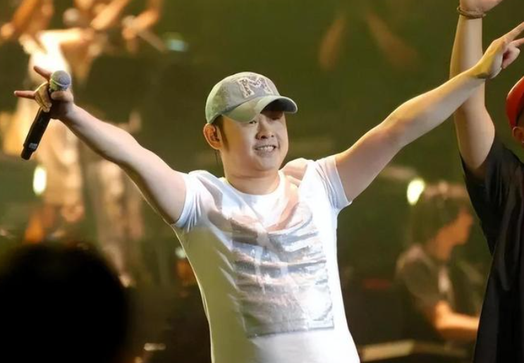 76岁蒋大为怒斥刀郎：你是草根，靠农民红的，和艺术家不沾边