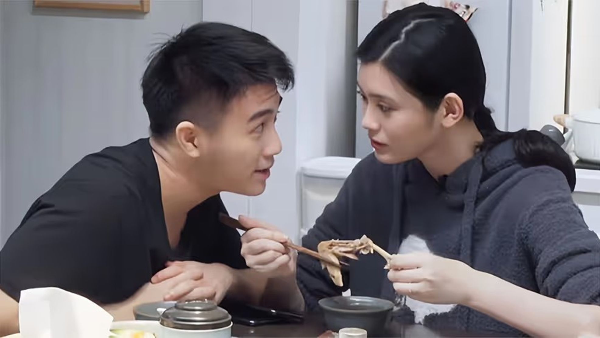 金莎|一个真人秀节目，将42岁金莎的“中年尴尬”，体现得淋漓尽致