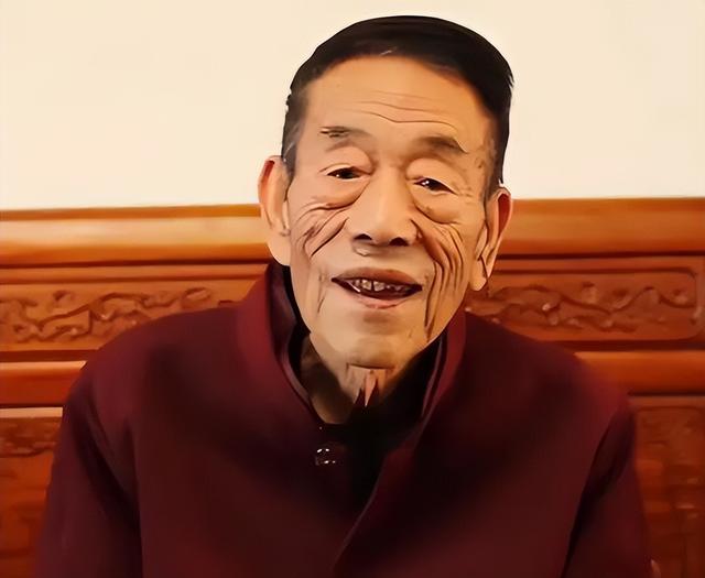 突发!91岁杨少华住院,面色发黑全身插管,560亿资产分配惹争议