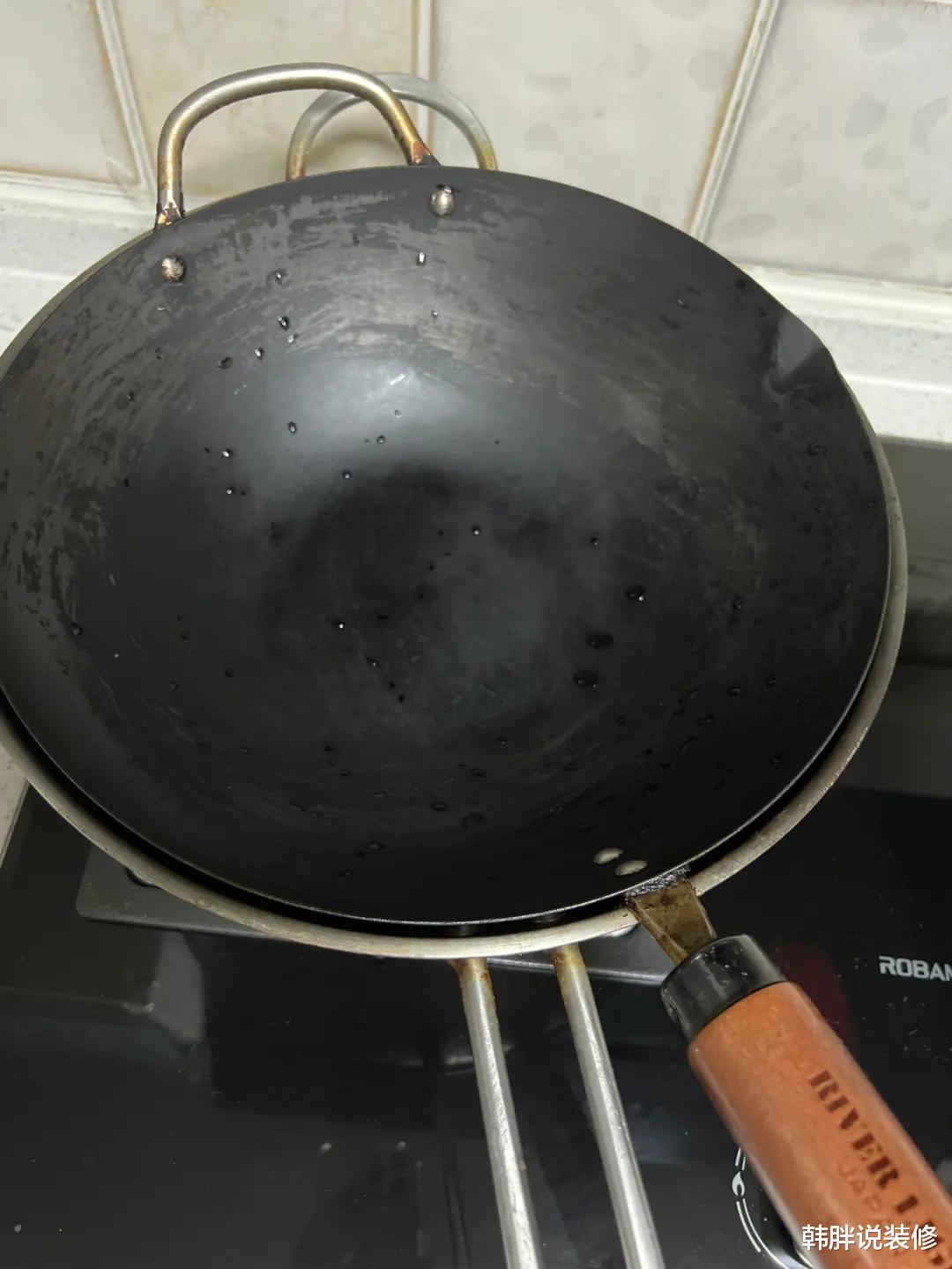 |大厨提醒：刚炒完菜的铁锅，别立刻用水冲洗，难怪一年换好几个锅