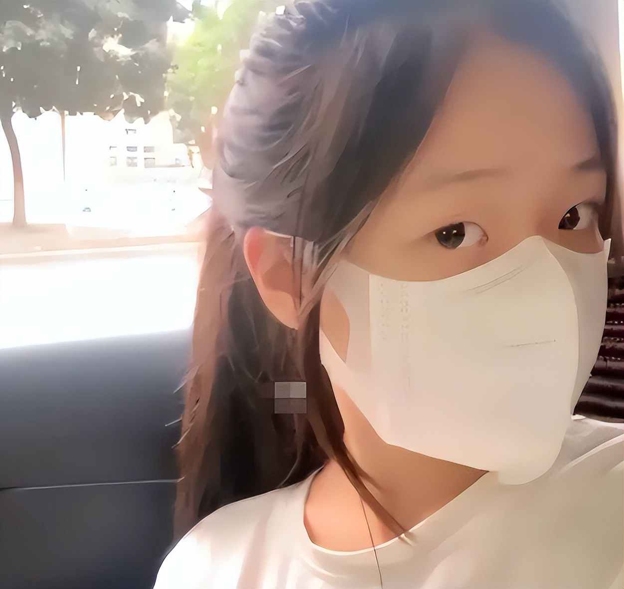ai “鲶鱼须”备受中学女生青睐，高马尾反被嘲老土，家长笑而不语