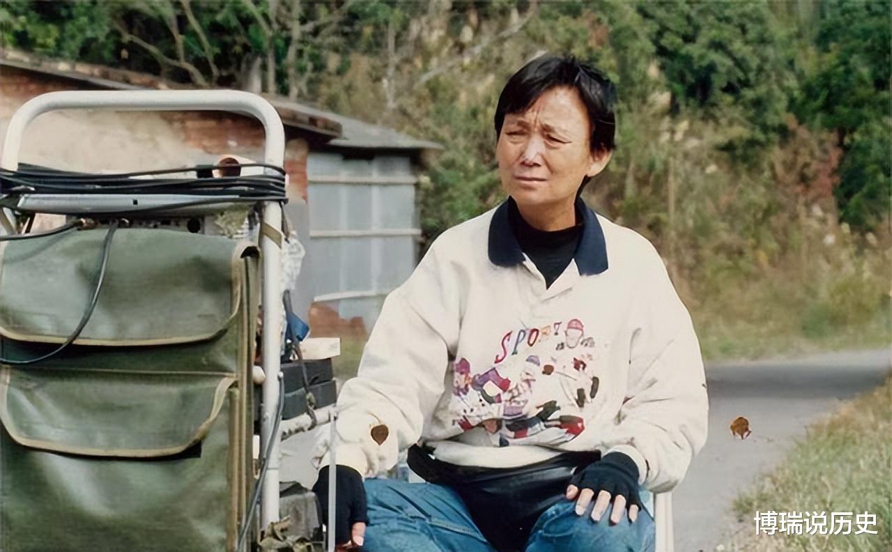 甘当小三45年、给原配赚钱、为原配绝育,她的人生堪称一部琼瑶剧