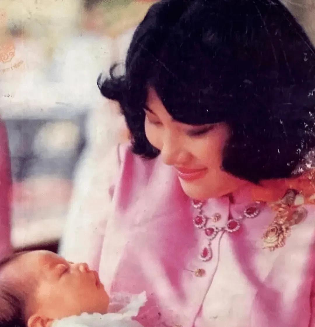 再也没有|想要做回自己的帕查拉公主,恐怕再也没有机会了