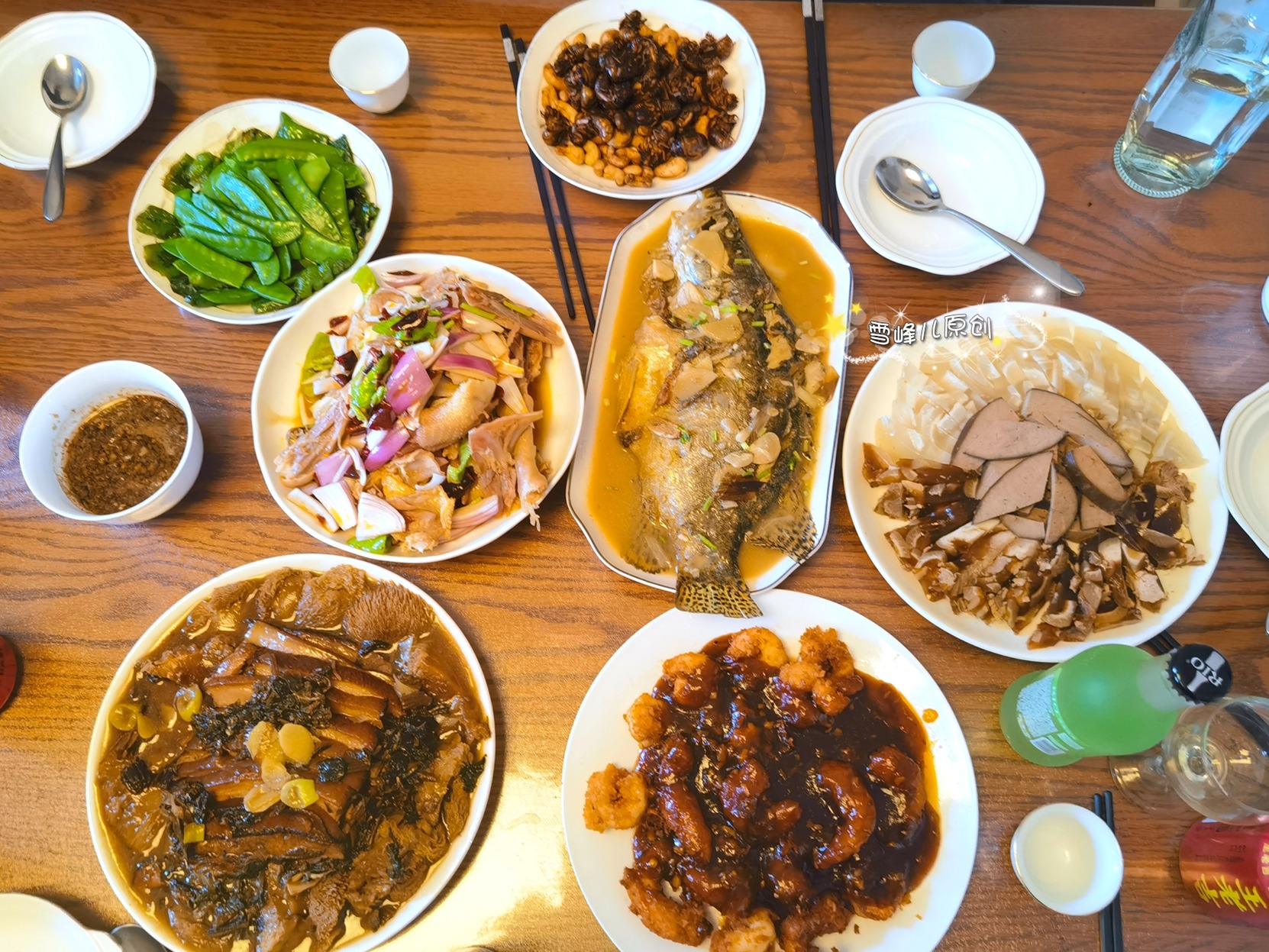 北方人家的年夜饭，南方人看后一脸“懵”，北方人：这就是“年味儿”