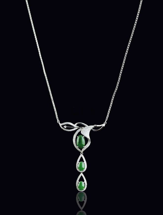 奇石|你的脸型适合哪种翡翠耳饰和翡翠项链?