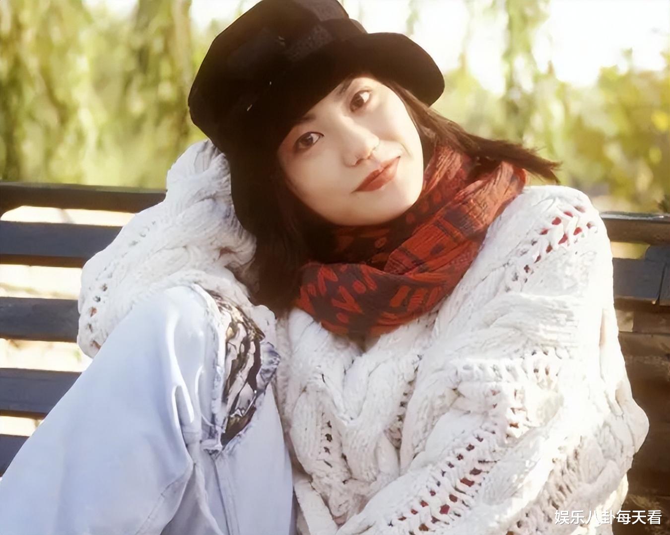 原来他就是天后王菲的亲哥哥，56岁仍未婚，从未谈过恋爱，太可惜了！