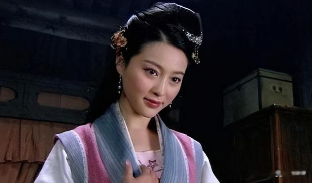 最美“潘金莲”杨思敏，19岁走红33岁却沦落卖拉面 ，现在如何了