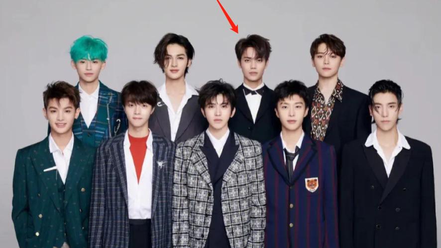 知名狗仔预告三字资源咖当海王，夜会五美女，卓伟大瓜疑已被买走