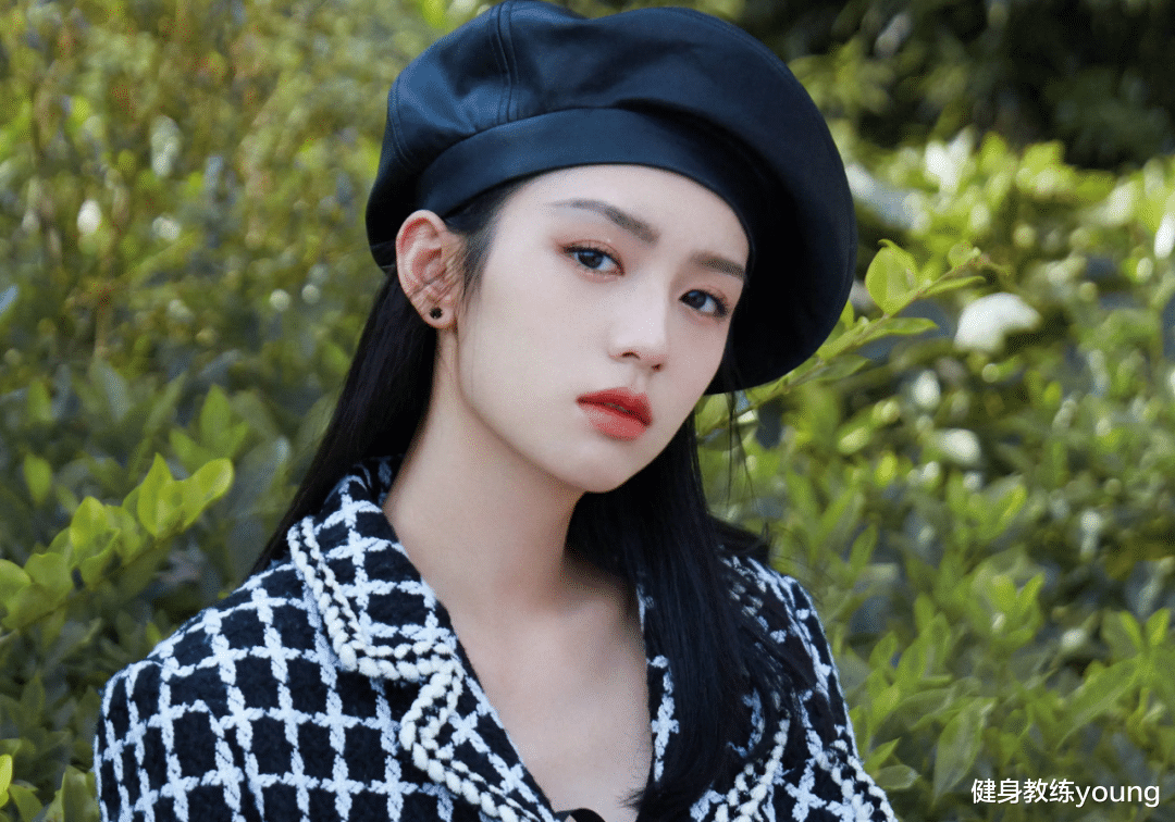 95后周也,颜值出圈,看看她是如何保养肌肤的