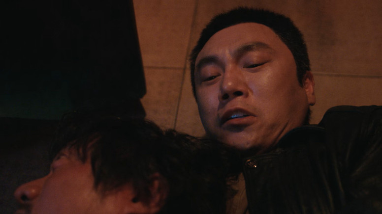 45岁的秦昊，从头到尾“歪脖子”，拿出了“教科书”级别的演技