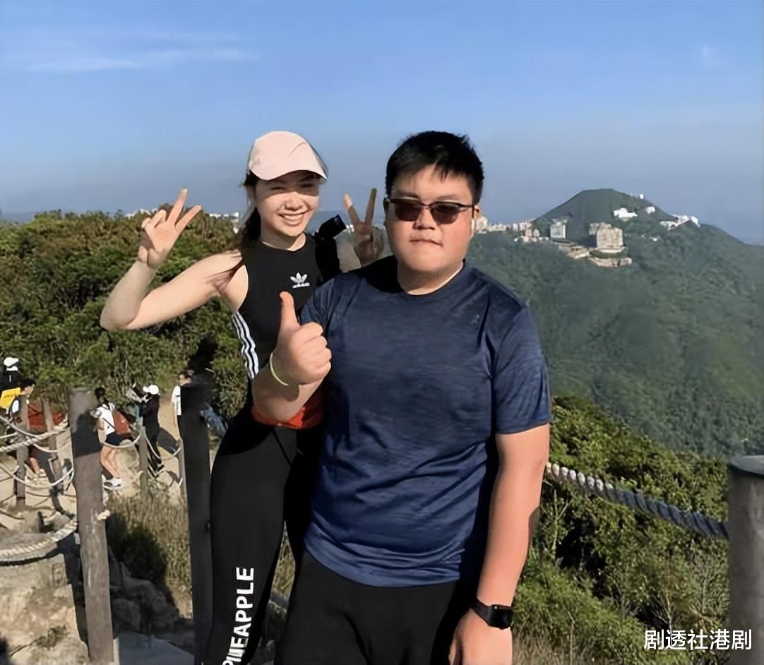 67岁知名港星近况曝光!腰板笔直、状态冻龄,自曝靠一招回春