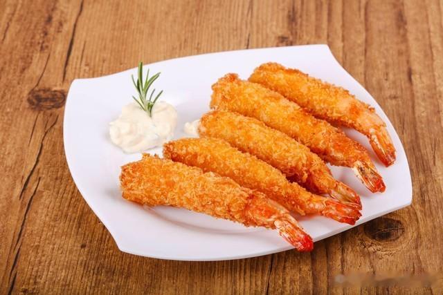 售货员|那年去二姑家走亲戚，吃了三个大虾，二姑说我没规矩，过后我才懂