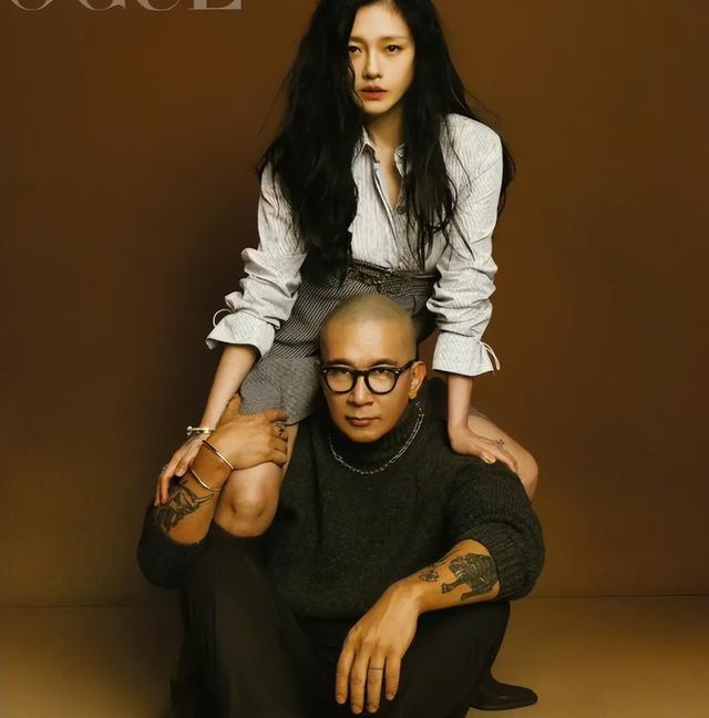 不理汪小菲绯闻,具俊晔大S画廊现身,被赞艺术家!