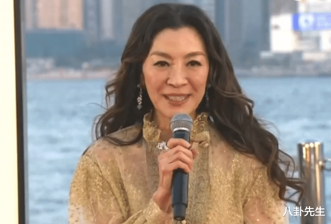 吴镇宇|金像奖红毯：吴镇宇发福，顶流姜涛像非主流，梁洛施裙子难看