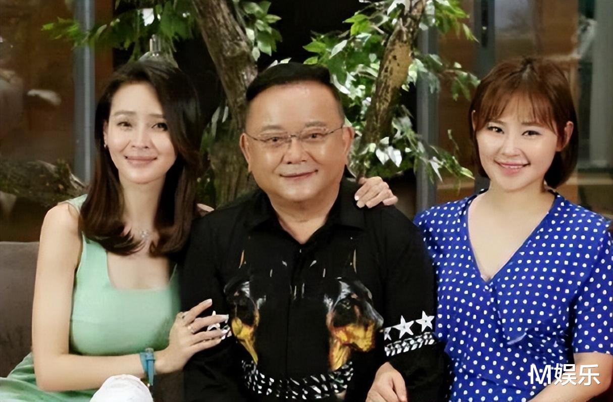 演员王刚清空社交账号,变卖5亿四合院,网友:要跑路了?