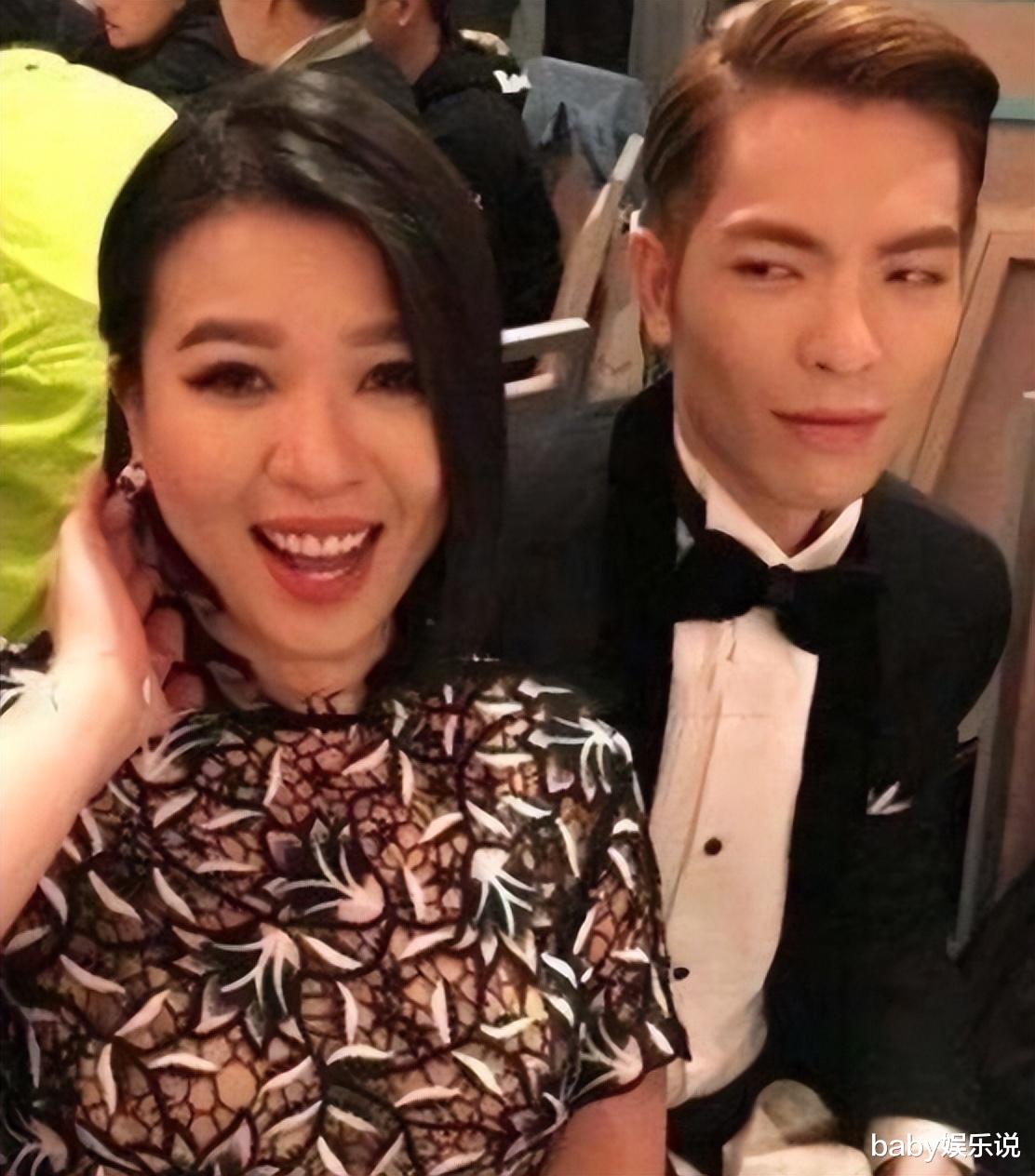 36岁的萧敬腾为何和50岁经纪人求婚？看她做的那些事情，就明白了