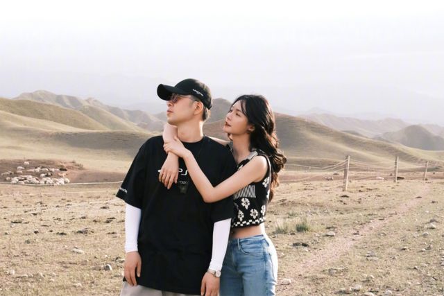 杜海涛|杜海涛为老婆庆生称呼太甜,合照超有夫妻相,大腿比沈梦辰的还细