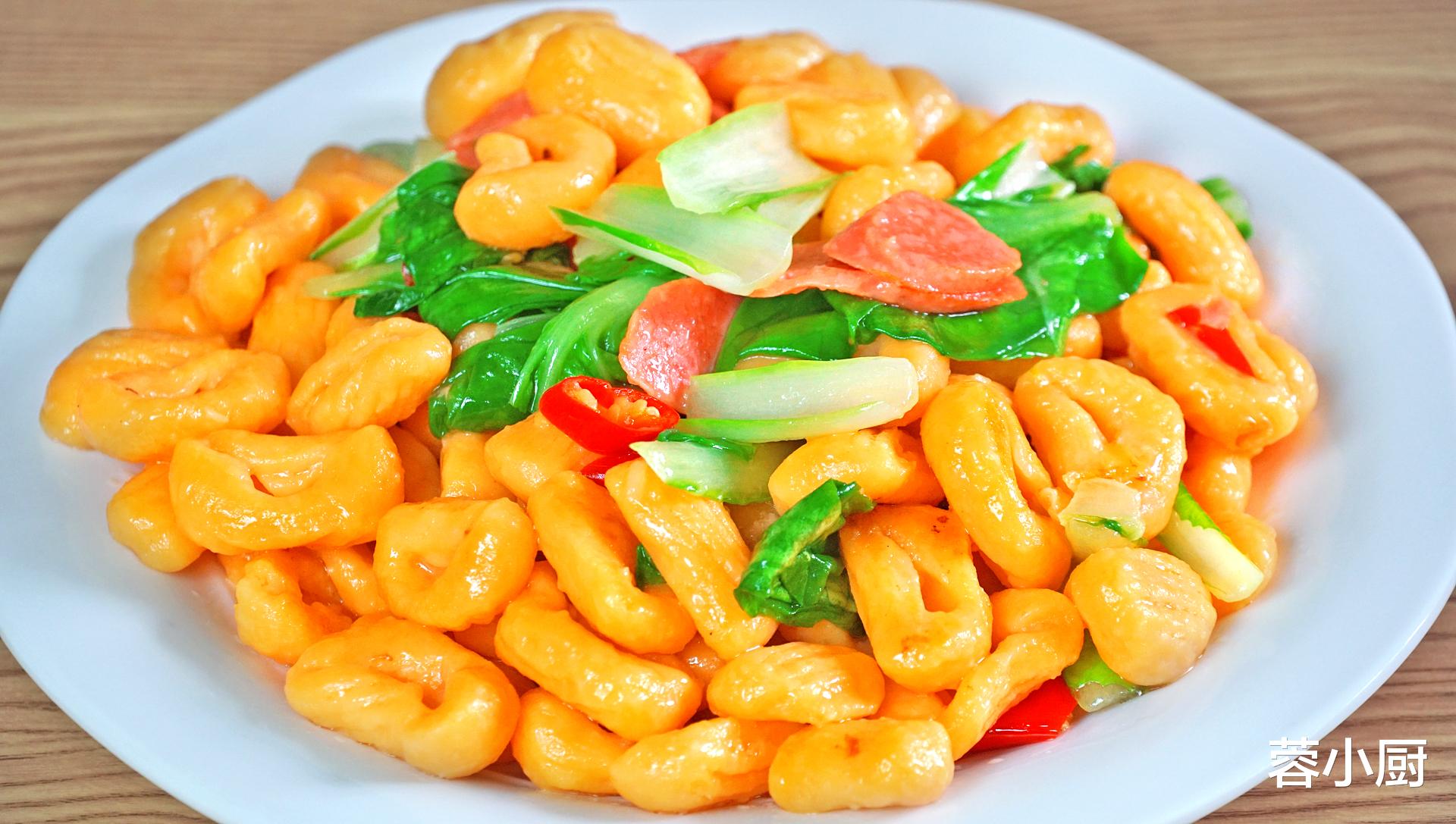 馒头|步入中老年，少吃米饭和馒头，多吃这4样，腿脚有劲，比保健品强