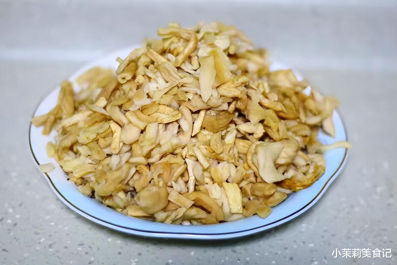 便当|一养肝,二润肺,三抗菌,四增免疫,入冬前买30斤晒干,炒肉特香