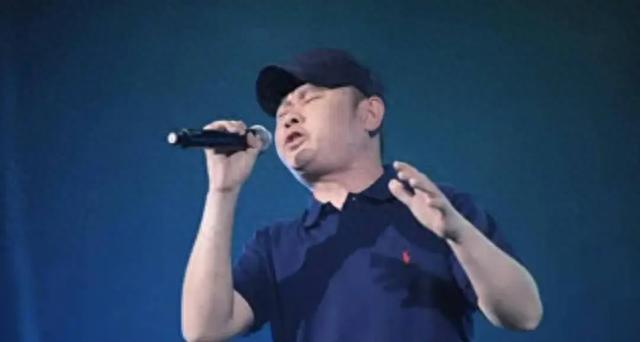 刀郎离婚30年,前妻含泪自述:他住豪宅,我却一无所有