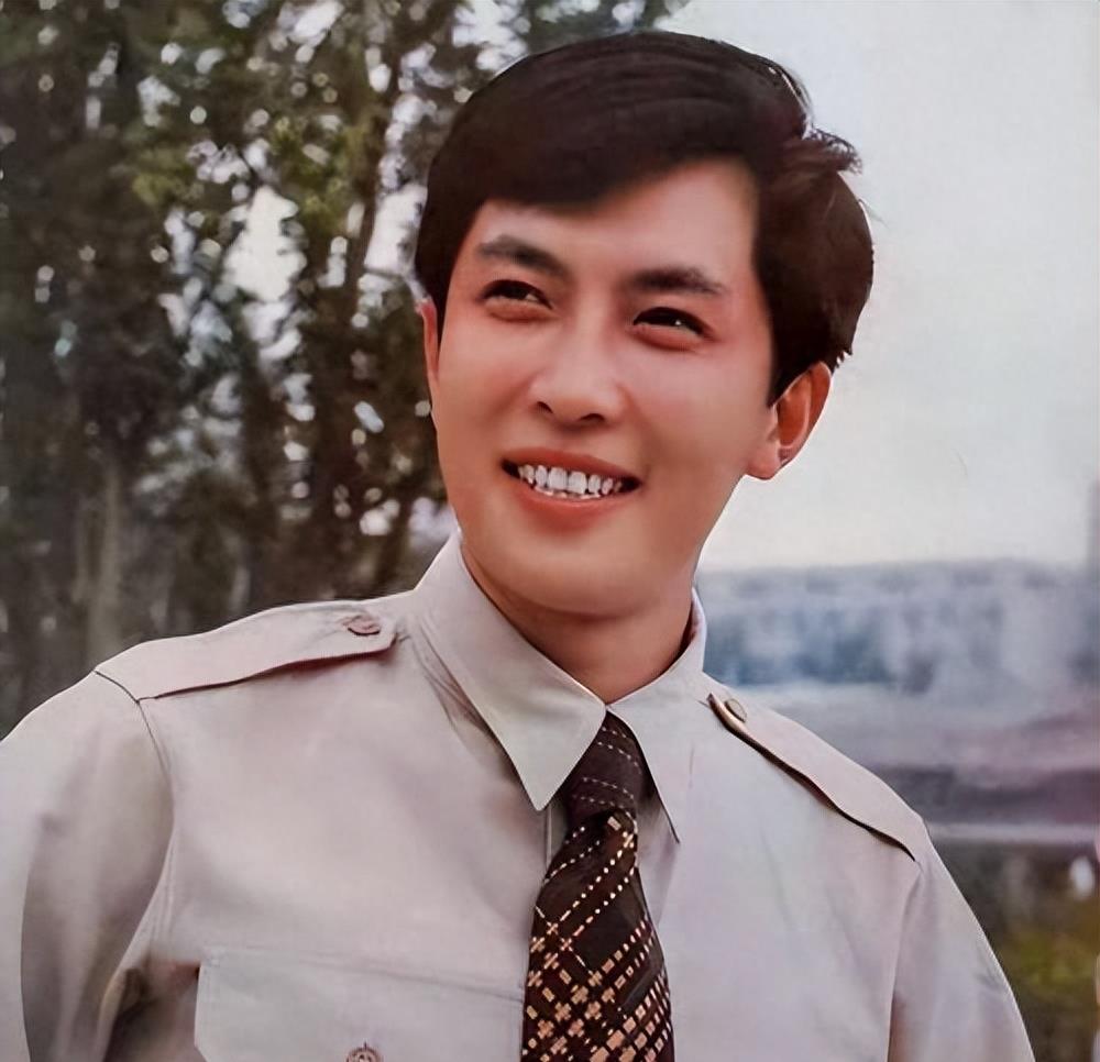 贪财又贪色,仗着资历在圈内“横行霸道”,这6位晚节不保真不冤