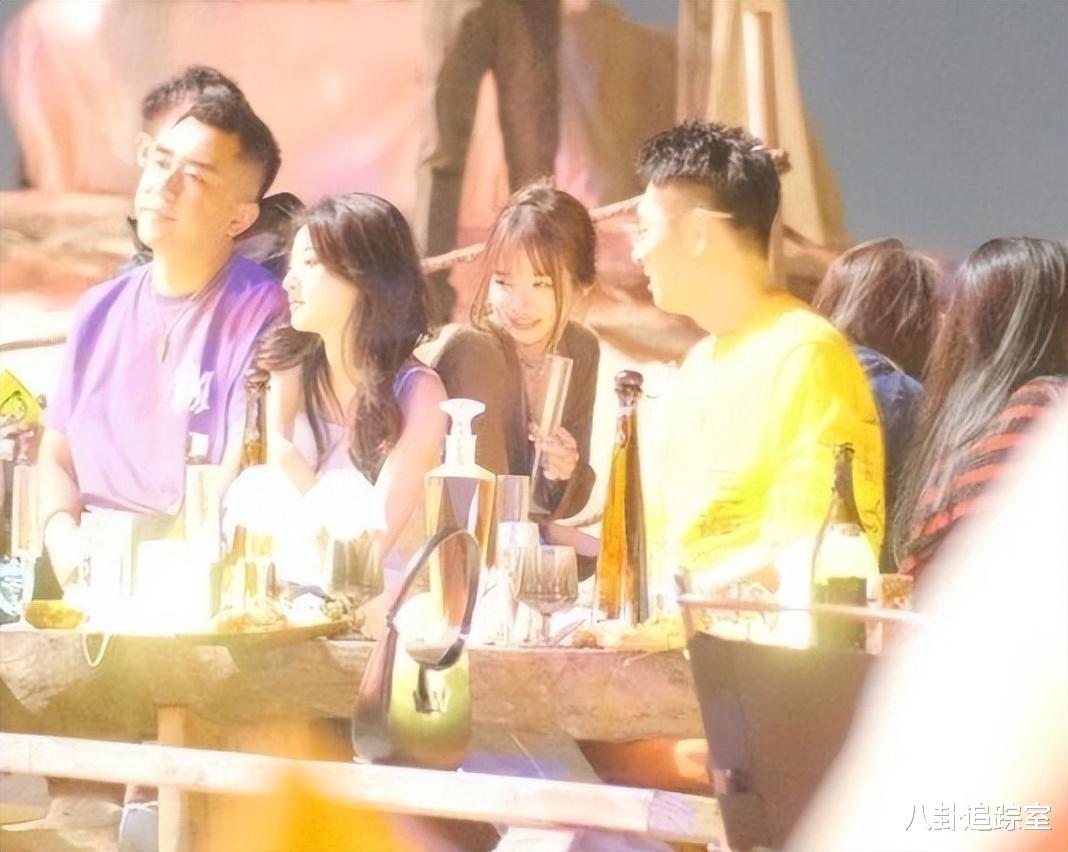 张嘉倪|反转!曝张嘉倪与买超离婚后,获俩儿抚养权,母子3人出行照曝光