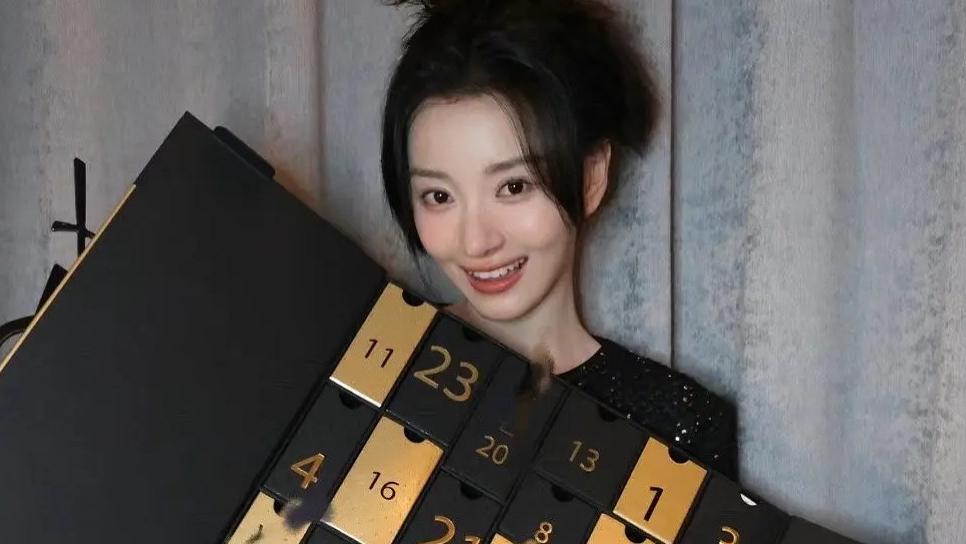 卜冠今|28岁女星再次变脸！脱离小老太太风格越来越洋气，可惜辨识度没了