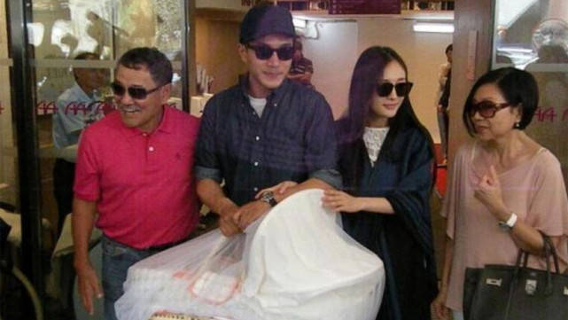 杨幂|杨幂赴港见女儿? 曾遭前公公数次内涵人品