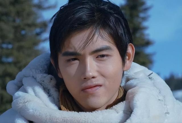 陈飞宇|陈凯歌、陈红之子陈飞宇,与女网红亲密照曝光,清纯形象一朝丧尽