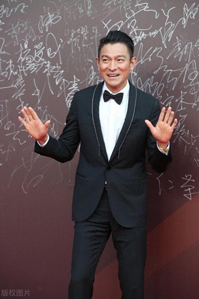 “失踪”半年后，暴瘦100斤的贾玲，打脸了多少流量明星？