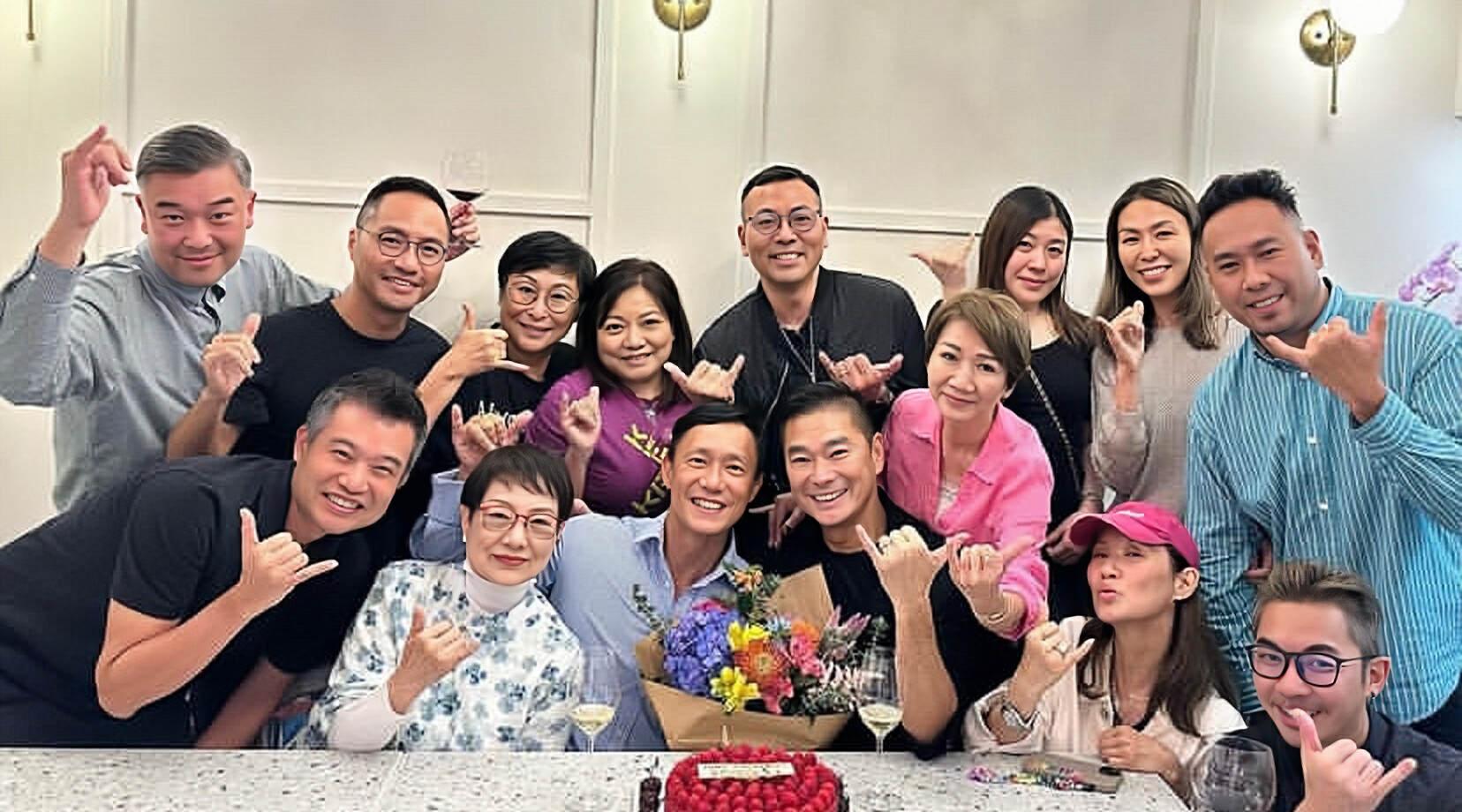 香港知名男主持与丈夫庆祝结婚六周年,因家族遗传两度确诊患癌