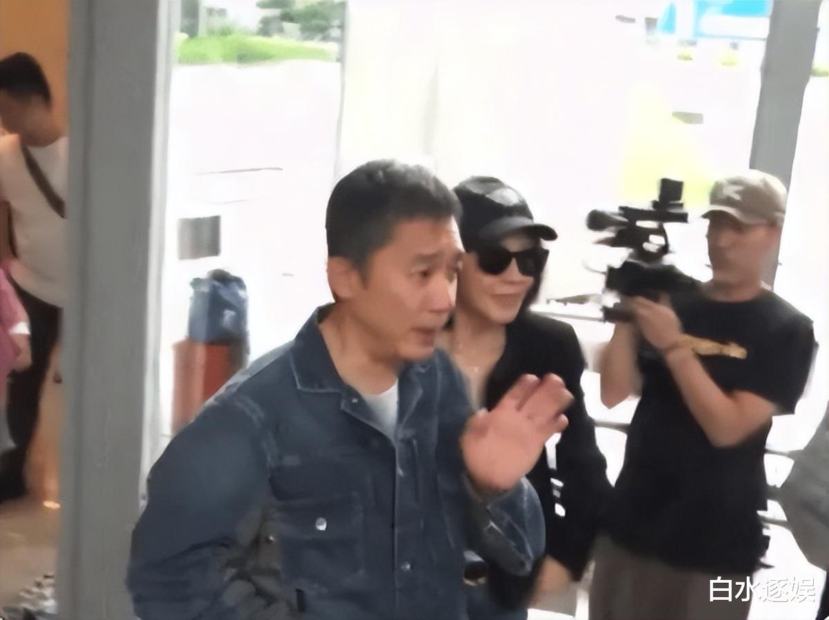 梁朝伟社恐发作,遭网友吐槽,真的离不开刘嘉玲啊