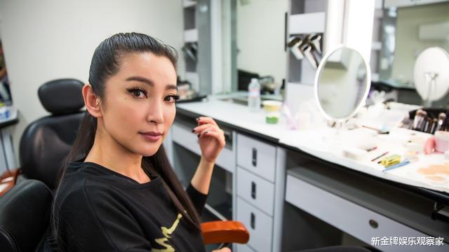 费翔李冰冰郑秀晶同框,三张脸各有各的绝,对我眼睛很好!