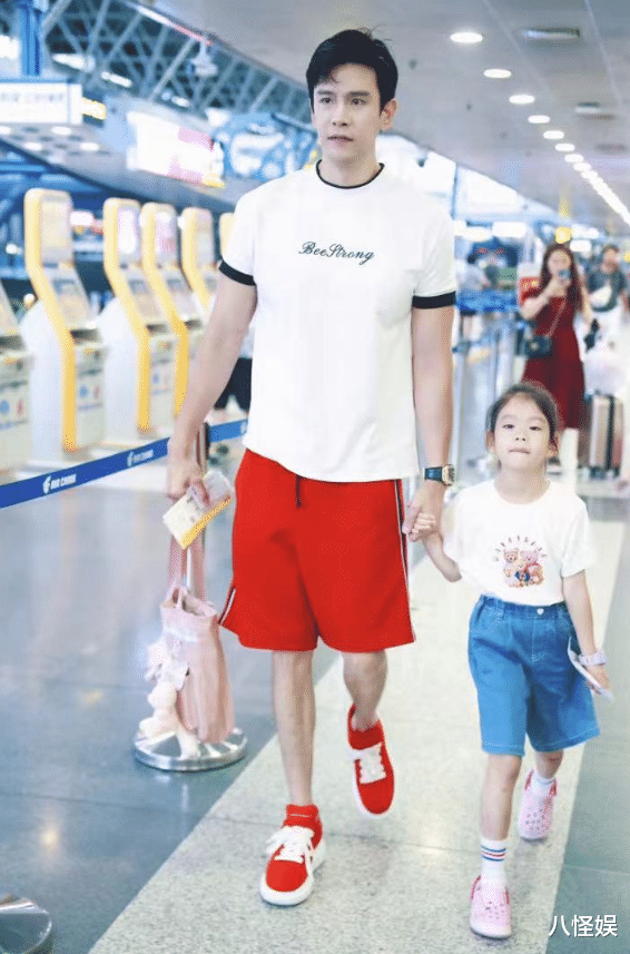 小李琳6岁女儿近照曝光,小眼睛单眼皮不像妈妈,被指是小版经超