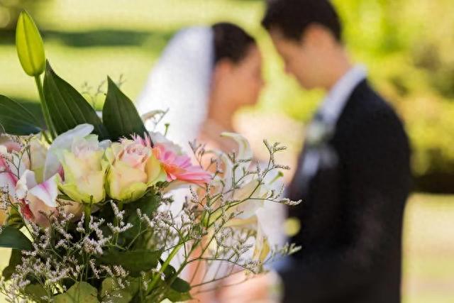 叶檀：生病后老公不见踪影，只有妈妈和妹妹陪伴，丁克下场很凄凉