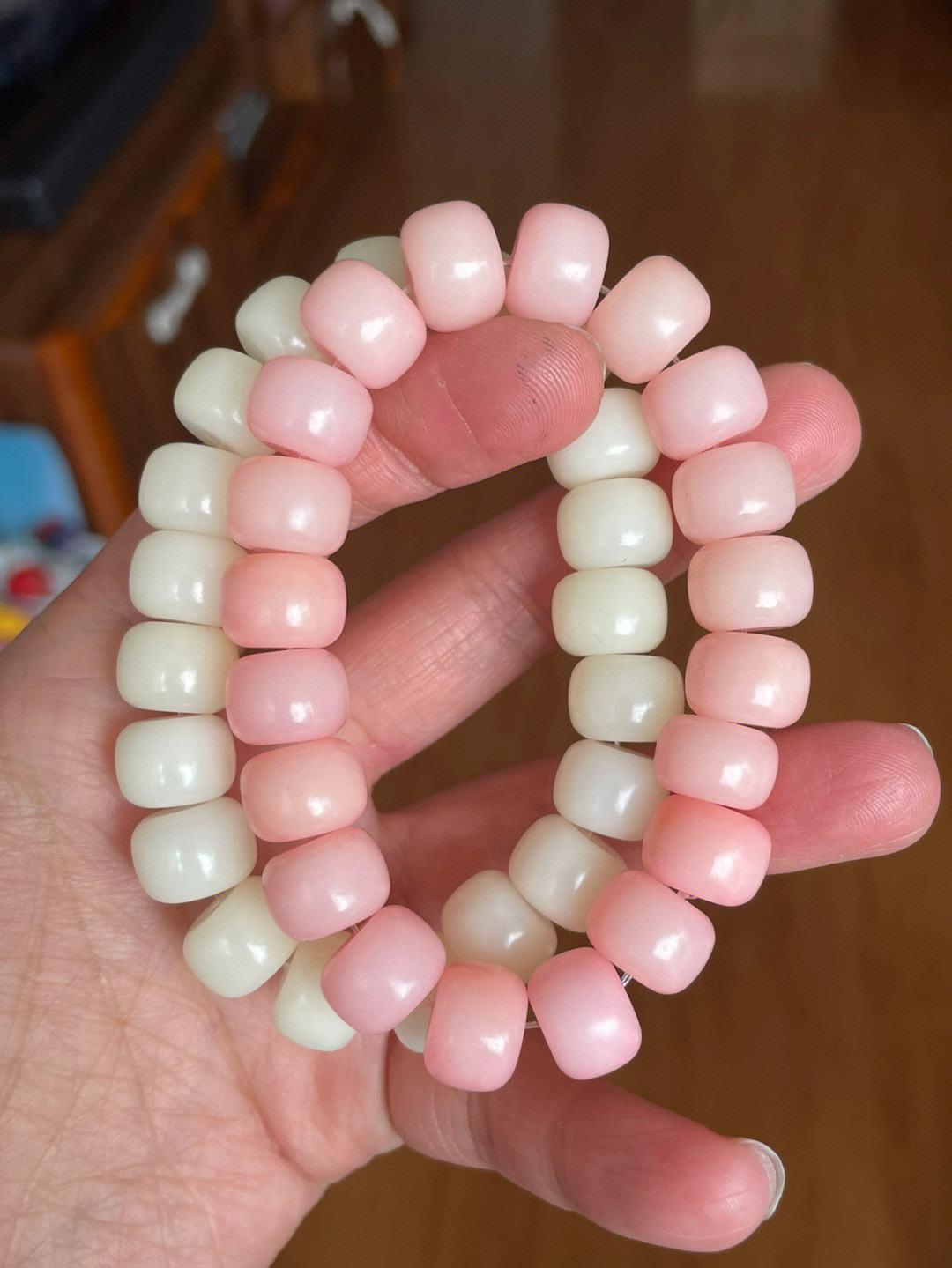 菩提根为什么有彩色的？菩提根手串怎么选？怎么盘玩？要注意什么