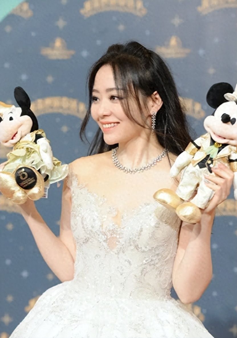 冯轲骗走6亿身家,张靓颖离婚5年后两人命运截然不同