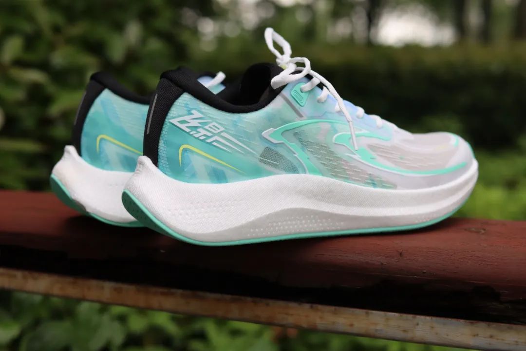 跑鞋|开箱 | 飞影3.0：全能缓震跑鞋