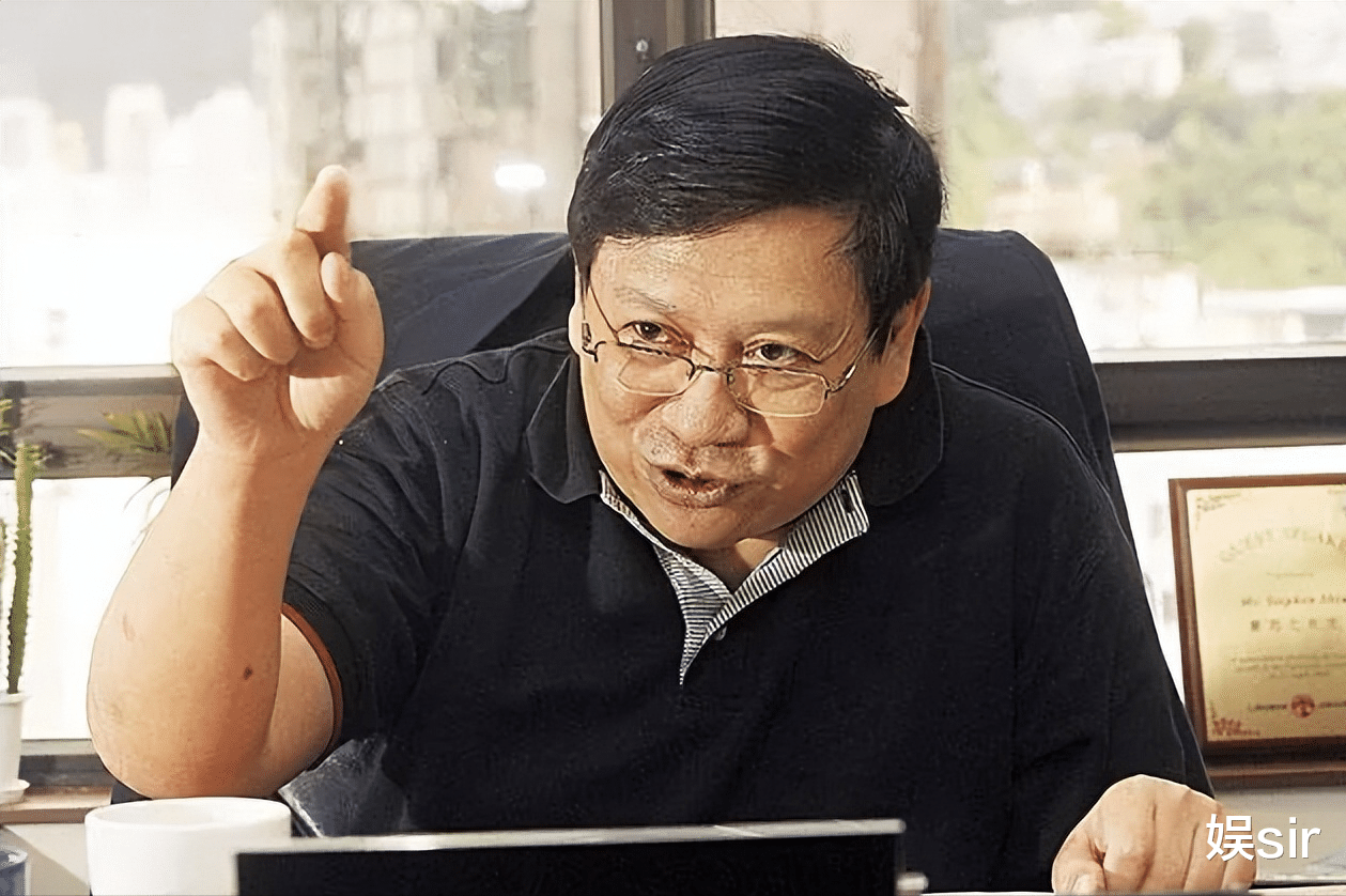 王晶|被冯淬帆、萧若元指责后，王晶发文反击：跳梁小丑都是很玻璃心的