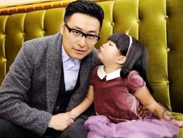 王岳伦揭秘王诗龄精英教育,上牛津决不进娱乐圈,谈女儿减肥落泪