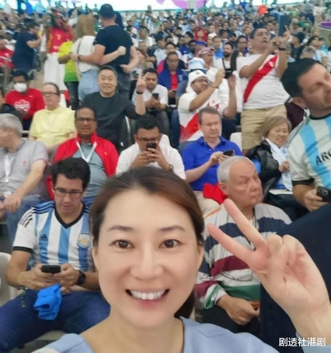 浪漫!前港姐与老公庆结婚周年,携两子改嫁新加坡富商成幸福少奶