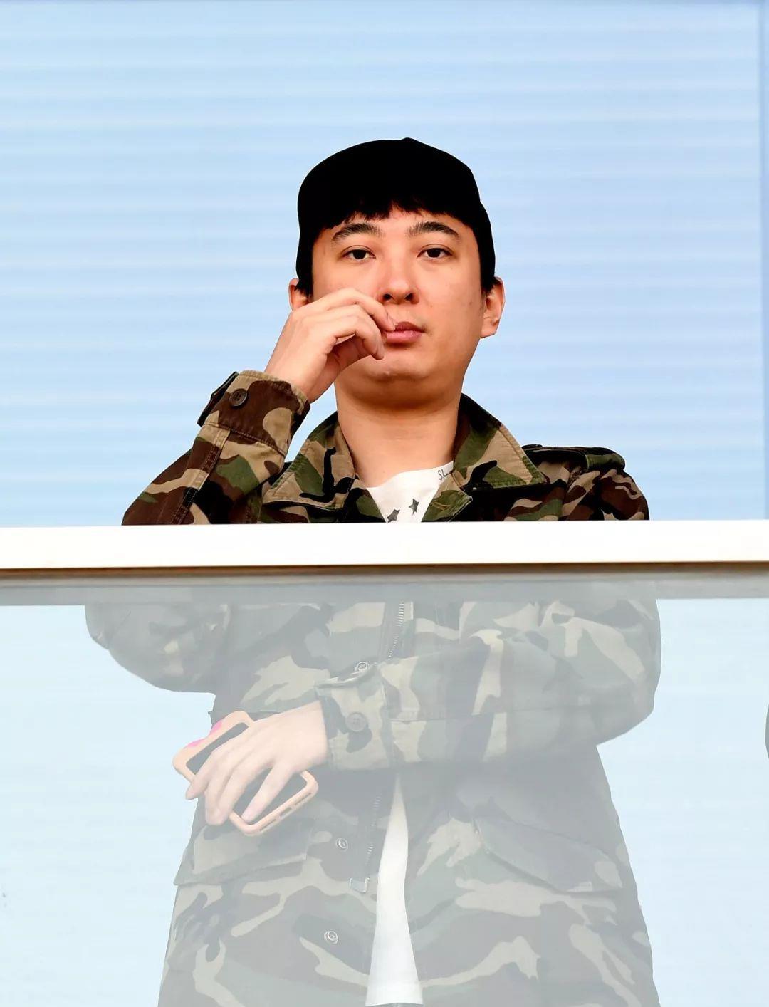 王思聪|王思聪夜店疑打人，用力抓住美女头发表情狰狞