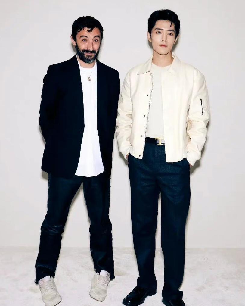 佘诗曼|好大的排面！肖战送Tods创意总监苏绣，对方特地晒照发文致谢