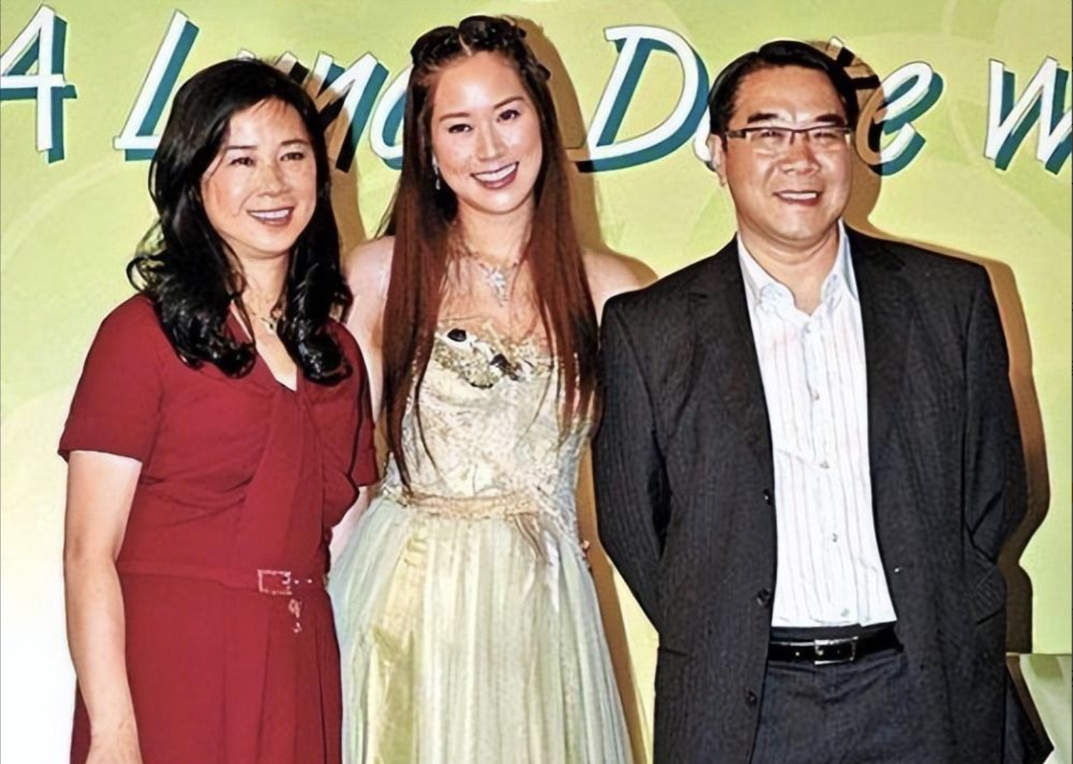 又被小三逼宫?她怎么还能这么稳?