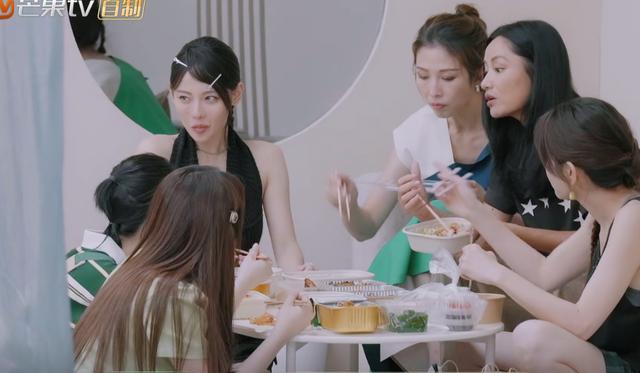 张嘉倪首次说婚变后现状，儿子跟随她生活，瞿颖称呼其父亲“哥”