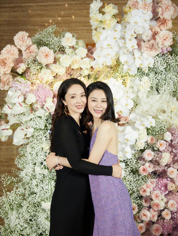 关悦|佟大为晒为老婆庆生照,大方表白当众接吻,44岁关悦状态宛如少女